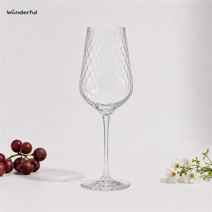 540 Ml Large Capacity Diamond Textured Stemmed Red Wine Glass