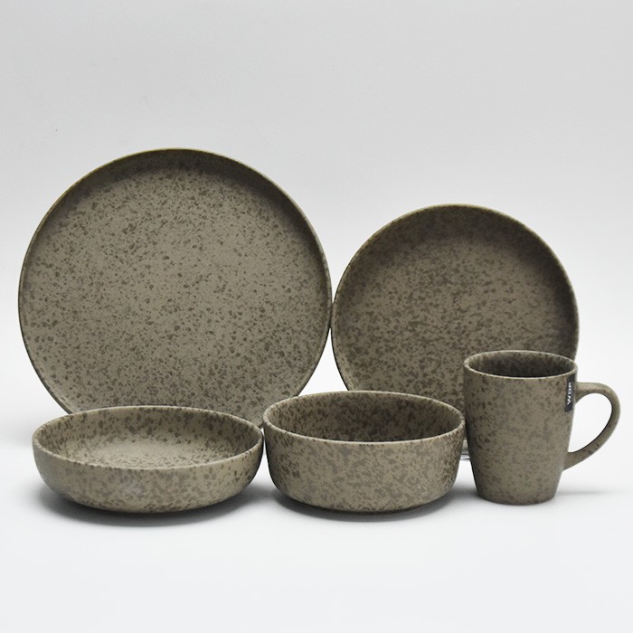 Matt Glaze Stoneware Set With Speckle