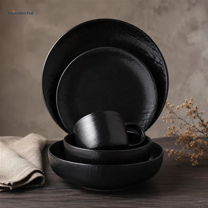 Solid Color Glaze Hand-Striped Stoneware Dinnerware Set suppliers